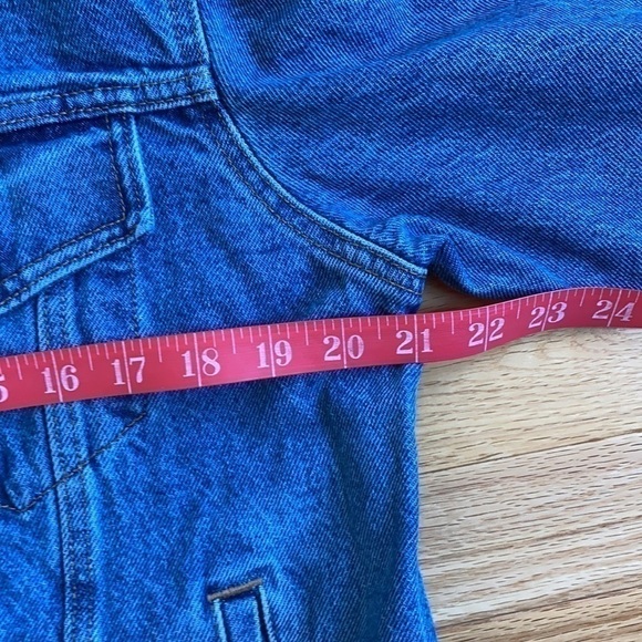 NWT Levi's Ex-Boyfriend Denim Trucker Jacket - Picture 15 of 16